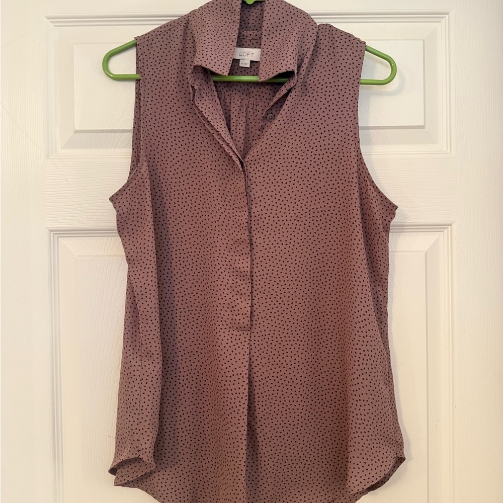 Ann Taylor’s Loft business casual sleeveless blouse